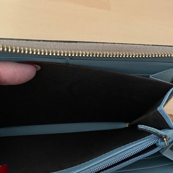 Gucci brown Leather Zip Wallet - Picture 7 of 11